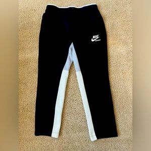 Nike SportsWear Large